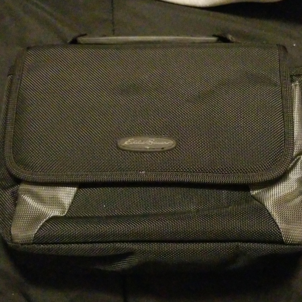 Eddie Bauer Travel Case - Picture 1 of 8